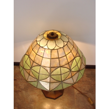Vintage Tiffany table lamp.